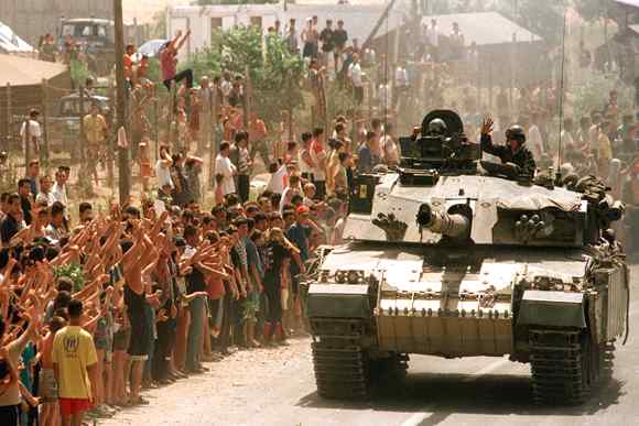 IDRIZ ZEQIRAJ:12 QERSHORI 1999 DATON ÇLIRIMIN E KOSOVËS-KUSH PO PËRPIQET TA FALSIFIKOJË HISTORINË Hyrja~e~NATOS~ne~Kosove